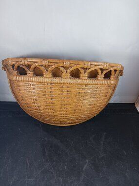 Vintage HOMCO Plastic Basket Wall Pocket